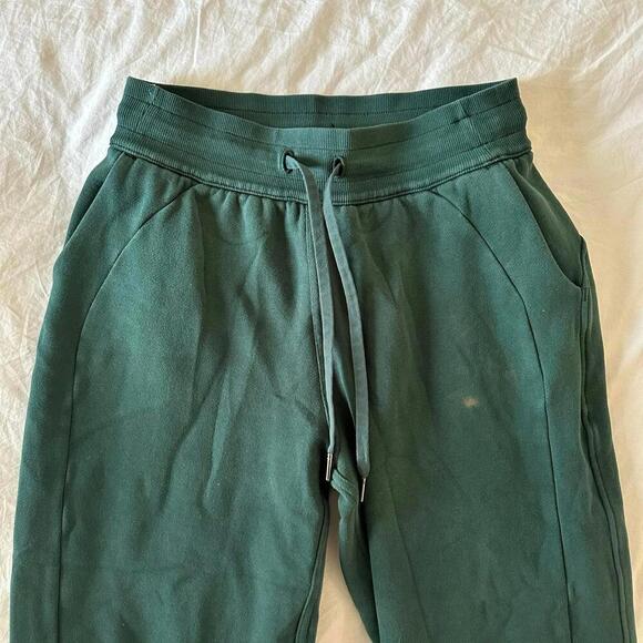 Lululemon Green/Teal Scuba Cropped 23" Jogger Pants - Size 4 - Pre-Owned - Picture 1 of 9